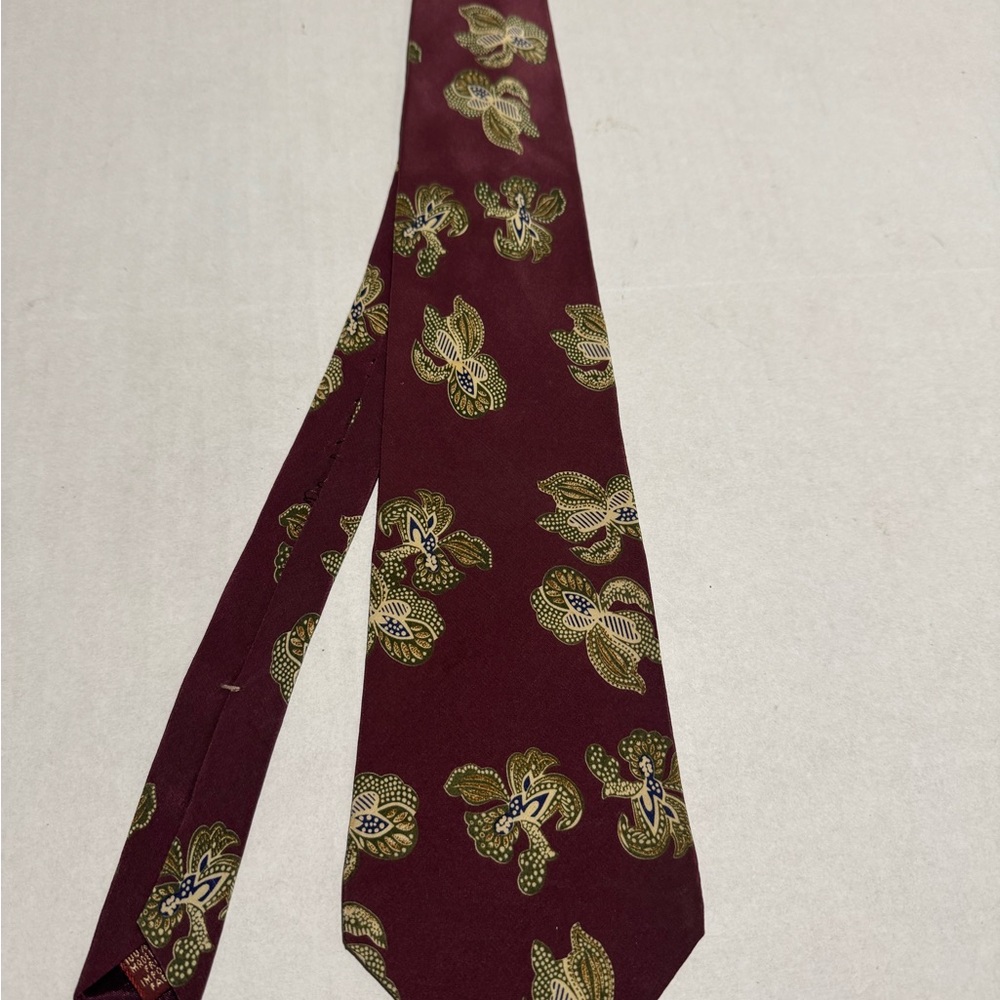 VTG CHAPS Ralph Lauren 100% Silk Men's Neck Tie, Burgandy w/Jewel Design